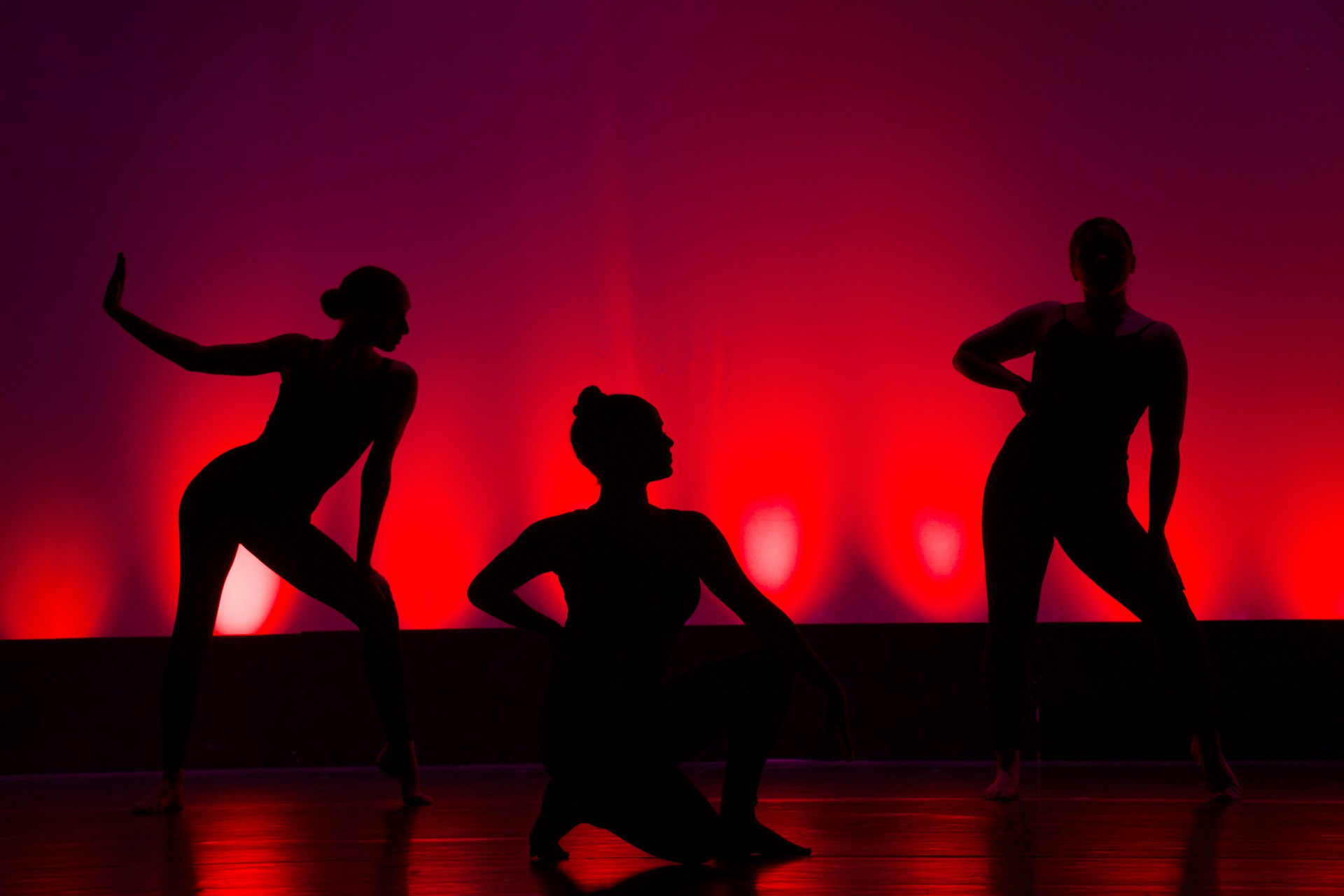 live theatre in modern society